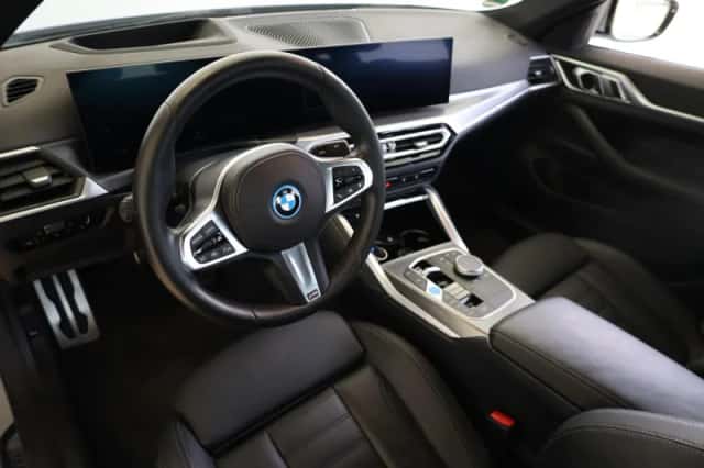 BMW i4 (2023) thumbnail 8