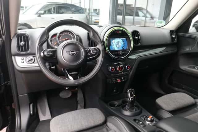 MINI Countryman (2019) thumbnail 3