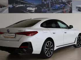 BMW i4 (2026) thumbnail 2