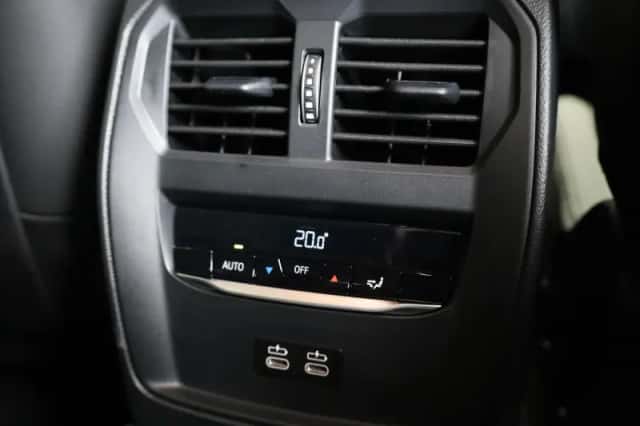 BMW i4 (2026) thumbnail 23