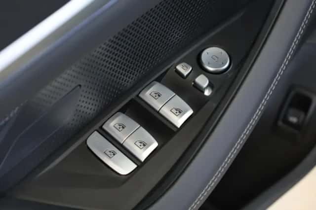 BMW i4 (2026) thumbnail 24