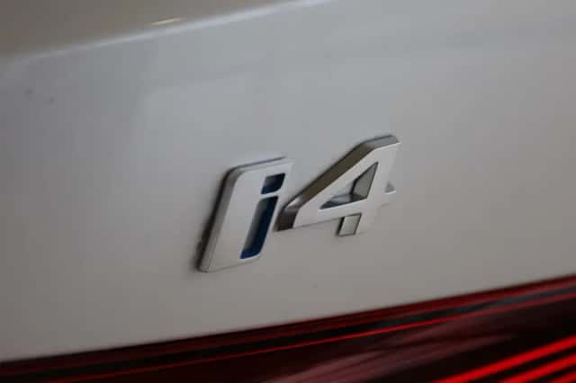 BMW i4 (2026) thumbnail 30