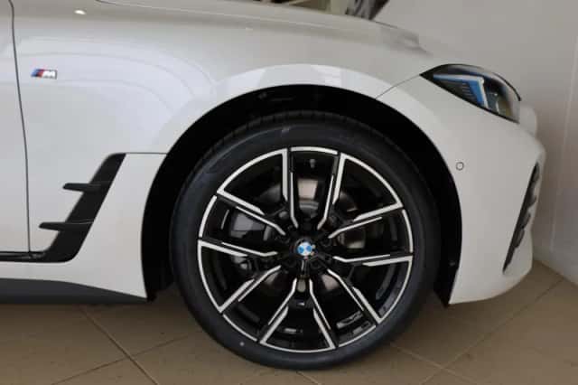 BMW i4 (2026) thumbnail 7
