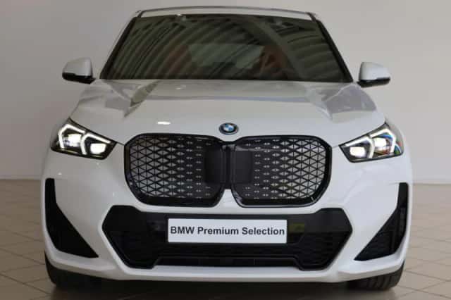 BMW iX1 (2024) thumbnail 5