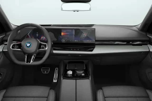 BMW i5 (2026) thumbnail 3