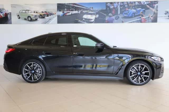 BMW i4 (2024) thumbnail 2