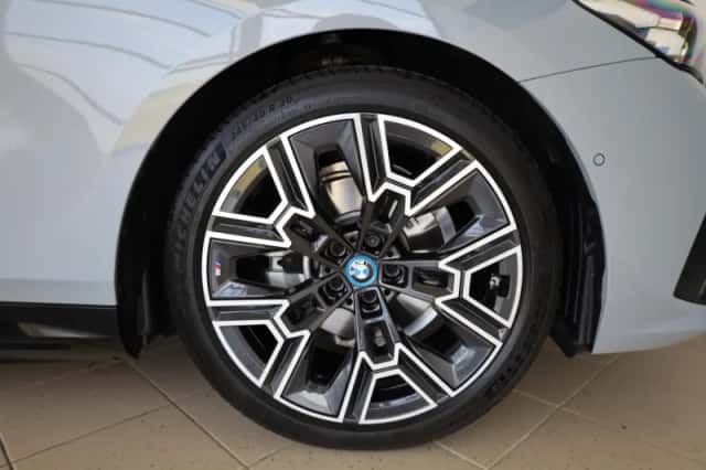 BMW 5-Serie (2025) thumbnail 6
