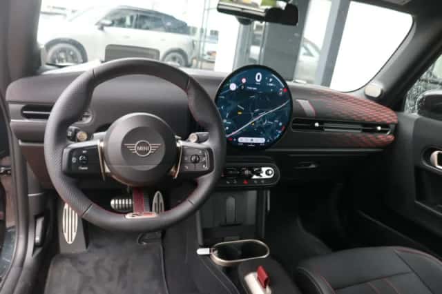 MINI Cabrio (2026) thumbnail 4