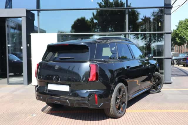 MINI Countryman (2025) thumbnail 2