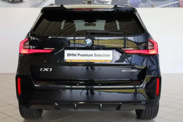 BMW iX1 (2025) thumbnail 6