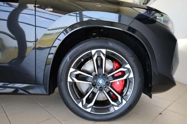 BMW iX1 (2025) thumbnail 6