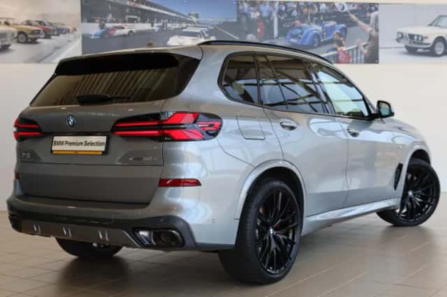 BMW X5 (2025) thumbnail 2