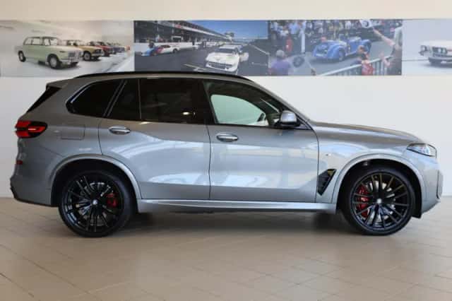 BMW X5 (2025) thumbnail 3