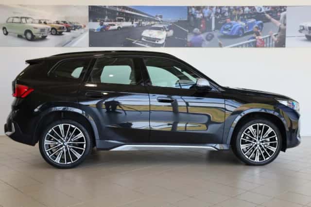 BMW X1 (2023) thumbnail 3