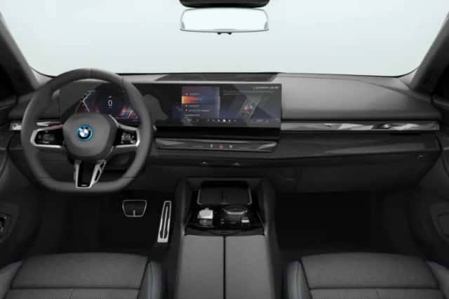 BMW i5 (2026) thumbnail 3