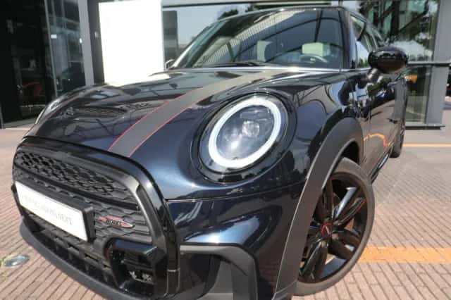 MINI Cooper S (2022) thumbnail 6