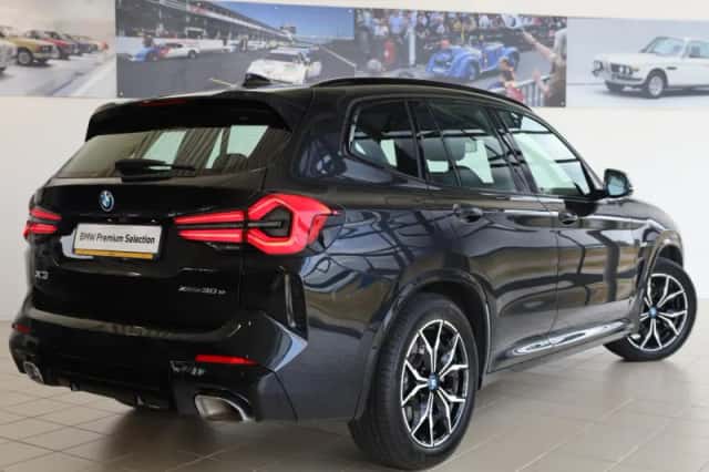 BMW X3 (2022) thumbnail 2