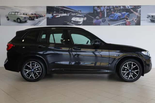BMW X3 (2022) thumbnail 3