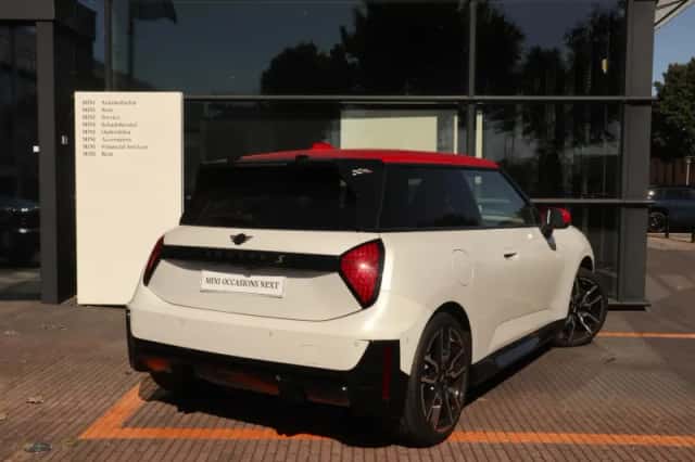 MINI Mini Electric (2024) thumbnail 2