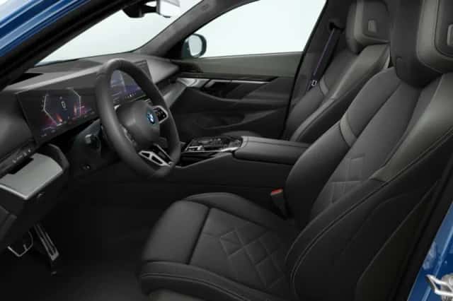 BMW i5 (2026) thumbnail 4