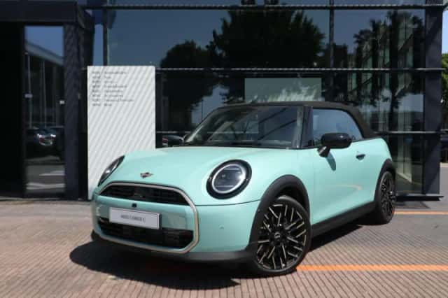 MINI Cabrio (2026) thumbnail 5