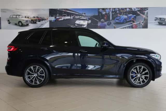 BMW X5 (2021) thumbnail 3