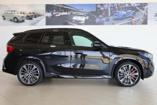 BMW iX1 (2026) thumbnail 3