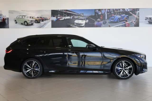 BMW i5 (2026) thumbnail 3