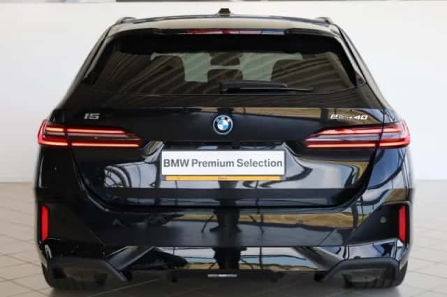 BMW i5 (2026) thumbnail 5