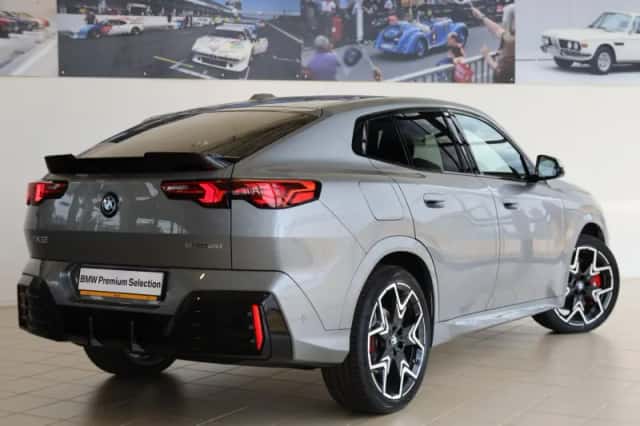 BMW iX2 (2026) thumbnail 2