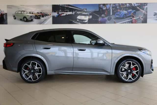 BMW iX2 (2026) thumbnail 3