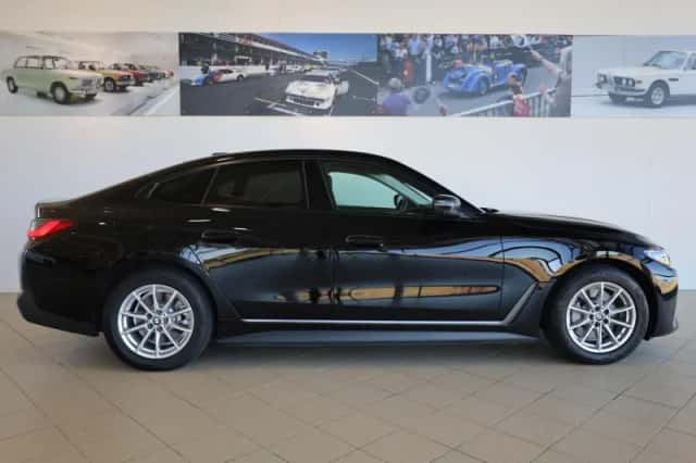 BMW i4 (2022) thumbnail 3