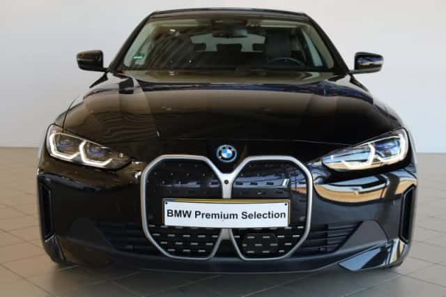 BMW i4 (2022) thumbnail 4