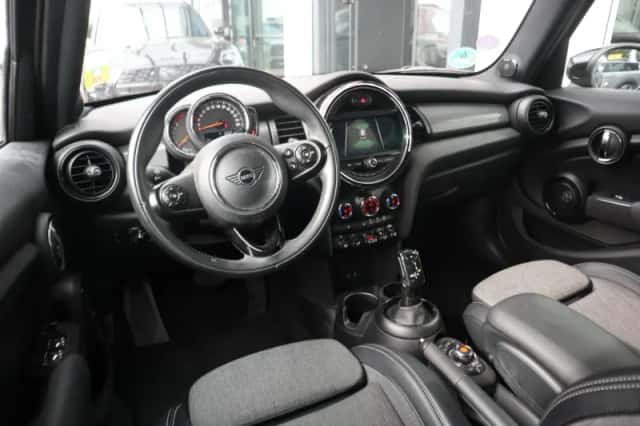 MINI Cooper (2020) thumbnail 4