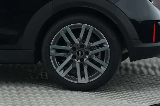 MINI Cooper (2025) thumbnail 6