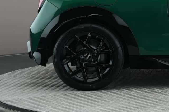 MINI Cooper (2025) thumbnail 4