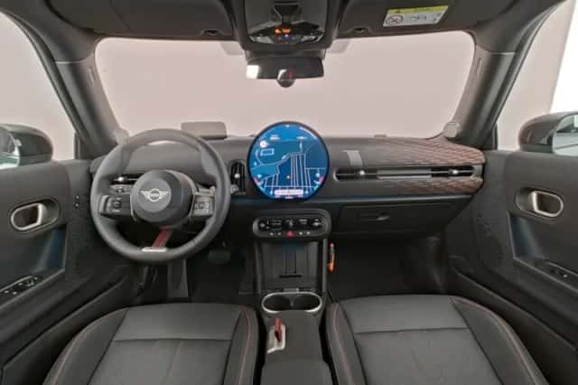 MINI Cooper (2025) thumbnail 5