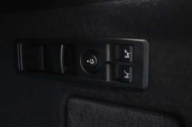 BMW iX (2026) thumbnail 14