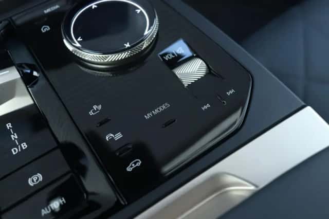 BMW iX (2026) thumbnail 19