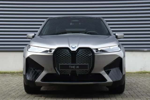 BMW iX (2026) thumbnail 3