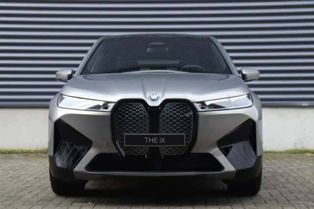 BMW iX (2026) thumbnail 3