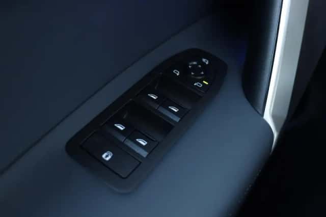 BMW iX (2026) thumbnail 28