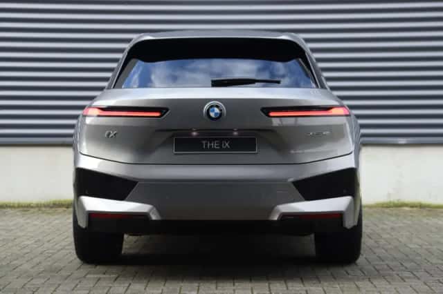 BMW iX (2026) thumbnail 4