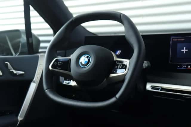 BMW iX (2026) thumbnail 31