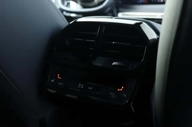 BMW iX (2026) thumbnail 33