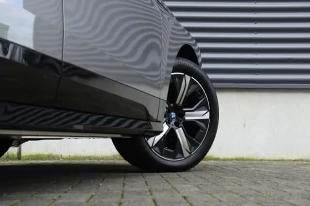 BMW iX (2026) thumbnail 7