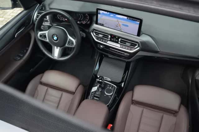 BMW X3 (2023) thumbnail 16