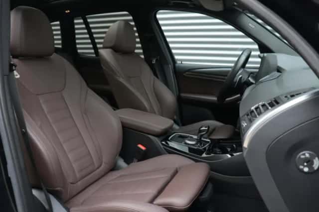 BMW X3 (2023) thumbnail 7