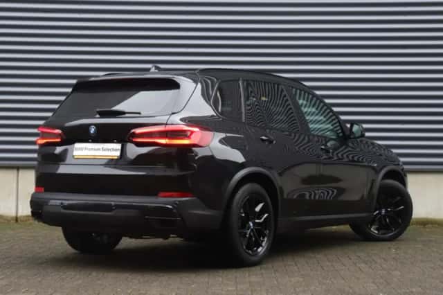 BMW X5 (2022) thumbnail 2