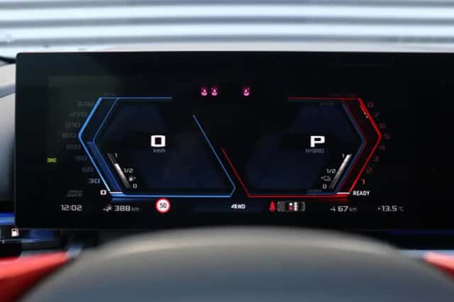 BMW M5 (2025) thumbnail 24